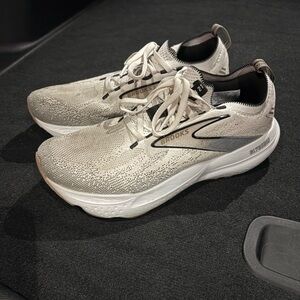 Brooks Neutral Running Shoes in Light Gray and Silver